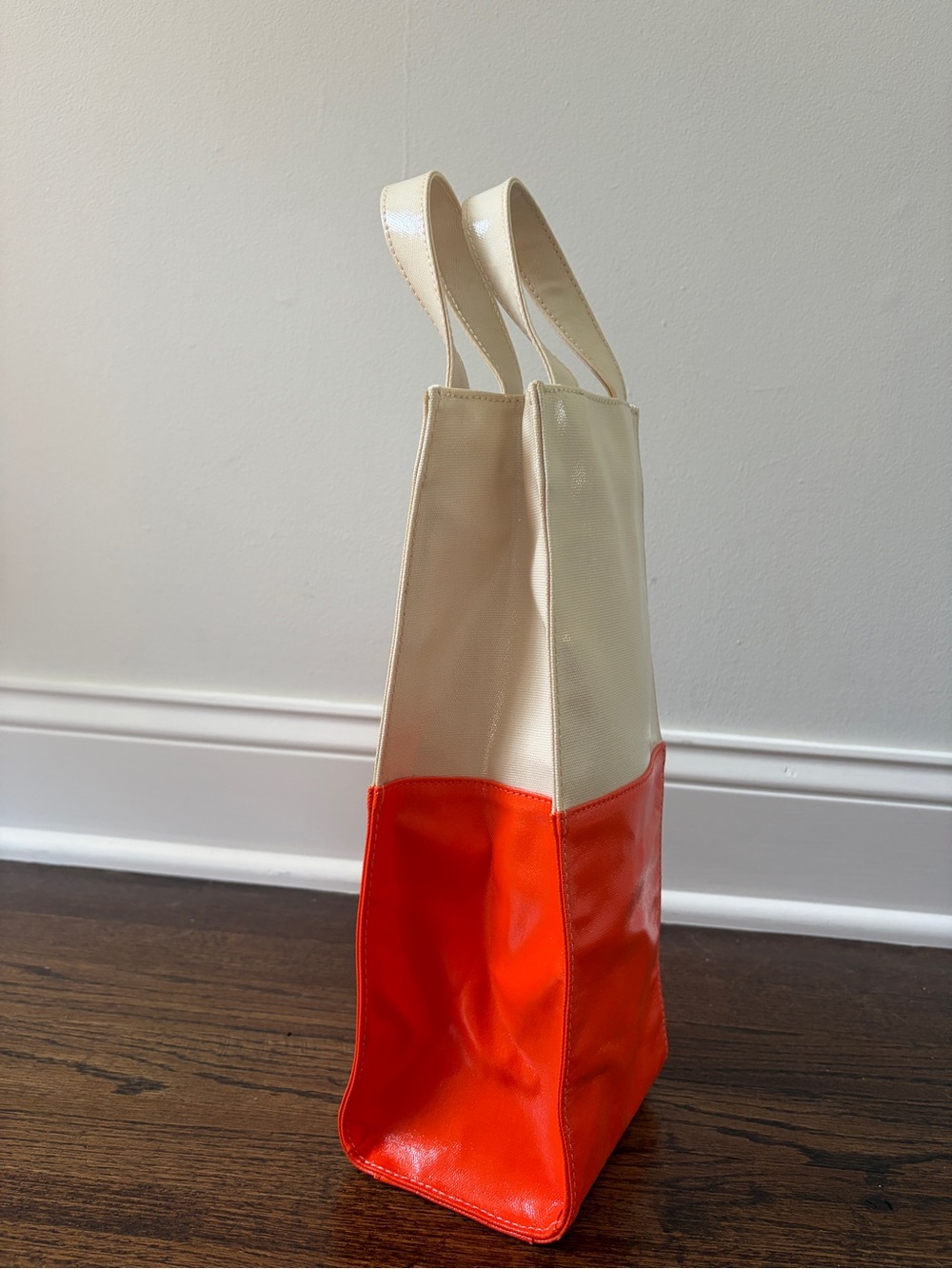 Tory Burch Two-Tone Cream and Orange Slim wine Tote with gold accents - Picture 3 of 7